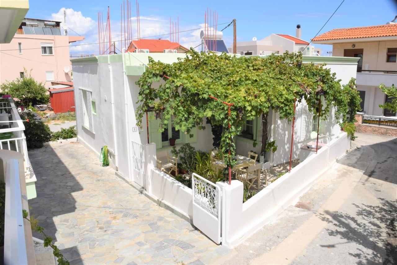 Village Home In Paradíszi Kültér fotó