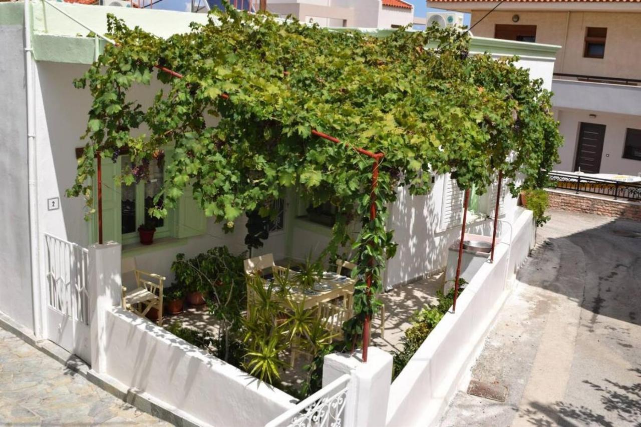 Village Home In Paradíszi Kültér fotó